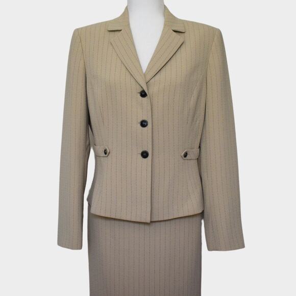 TAHARI ASL Pinstripe Blazer & Skirt Suit Set Size 8 - Picture 4 of 7